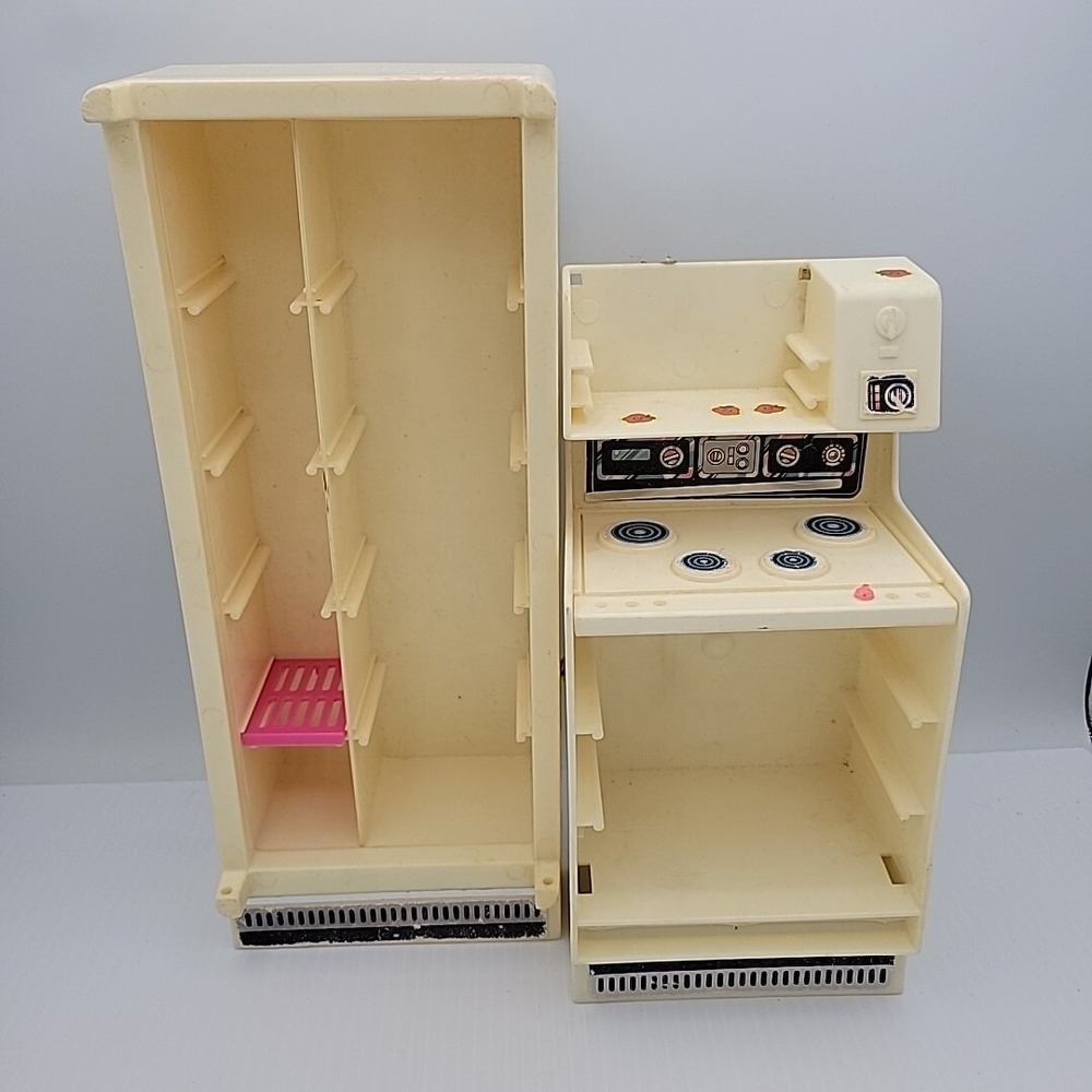Vintage‎ Barbie Dreamhouse 1979 Refrigerator & 1978 Stove
